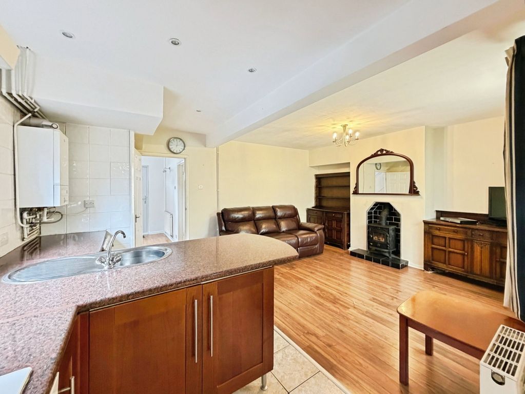 Property photo 3 of 13