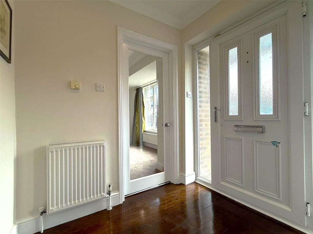 Property photo 2 of 23 Picture No. 14
