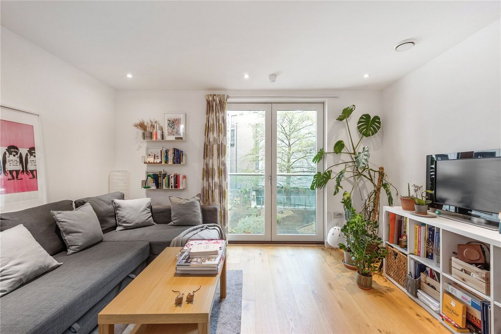 Property photo 2 of 11 Picture No. 25