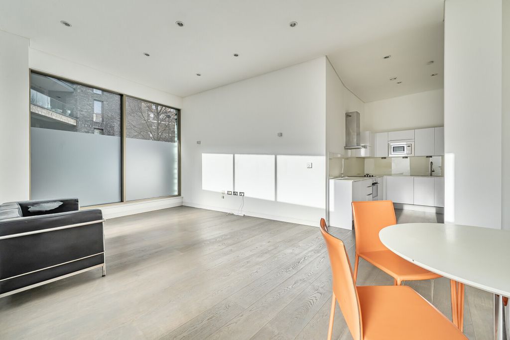 Property photo 2 of 20 1407146-9-697Cbdd...