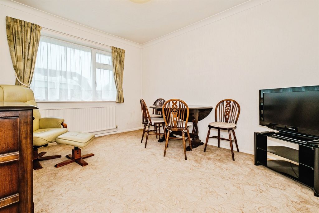 Property photo 3 of 19