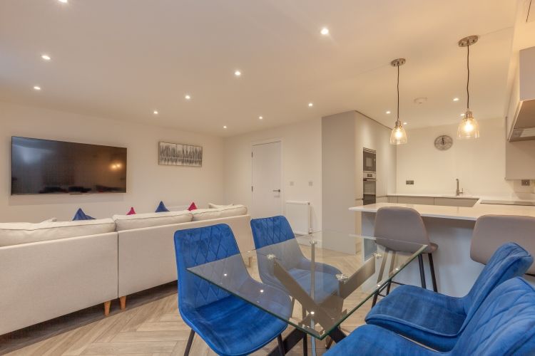 Property photo 1 of 8 270982