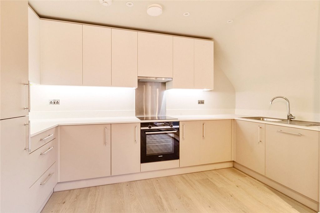 Property photo 3 of 6 Kitchen