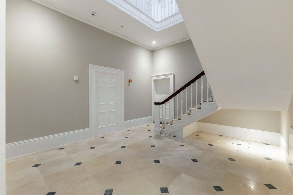 Property photo 3 of 13 Hallway