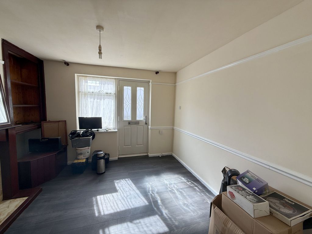Property photo 2 of 19 Gallery
