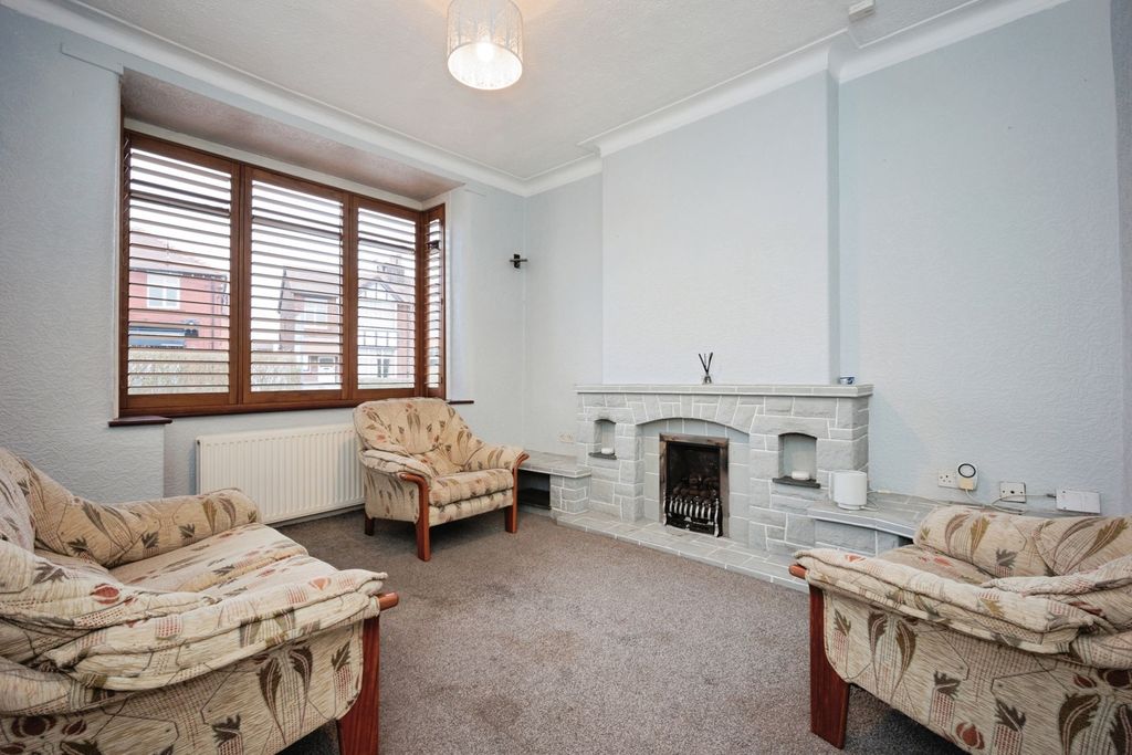 Property photo 2 of 30 Pbox-Img.Jpg