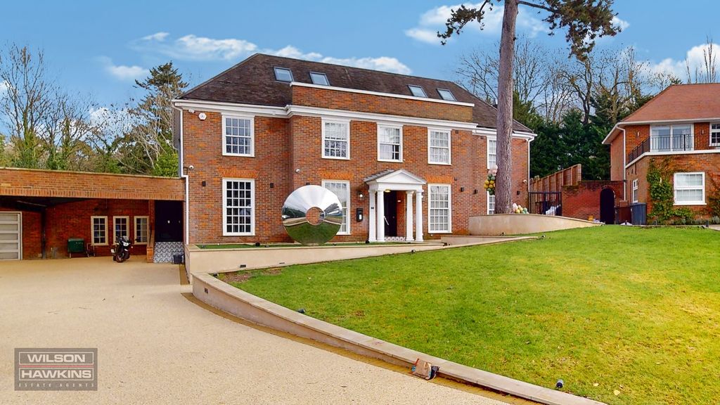 Property photo 1 of 25