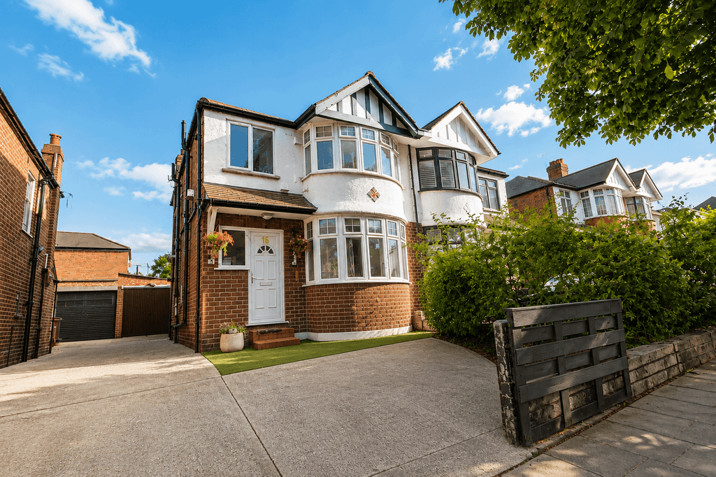 Property photo 1 of 10 Twyford Abbey Road, Hanger Lane, London Nw10