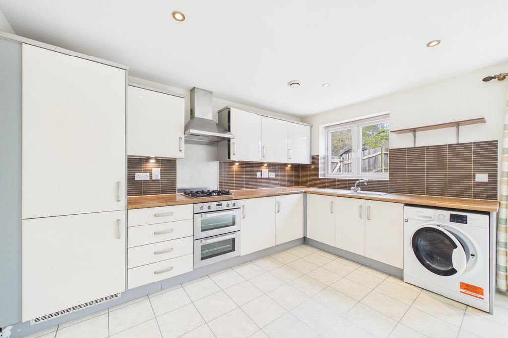 Property photo 2 of 11 Picture No. 10