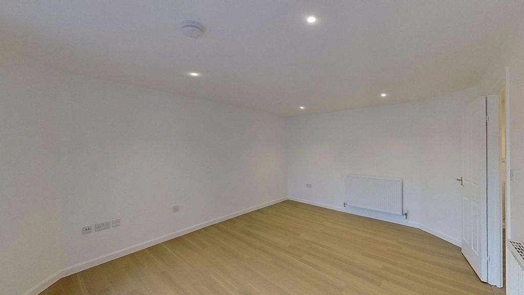Property photo 3 of 18 Picture No. 03