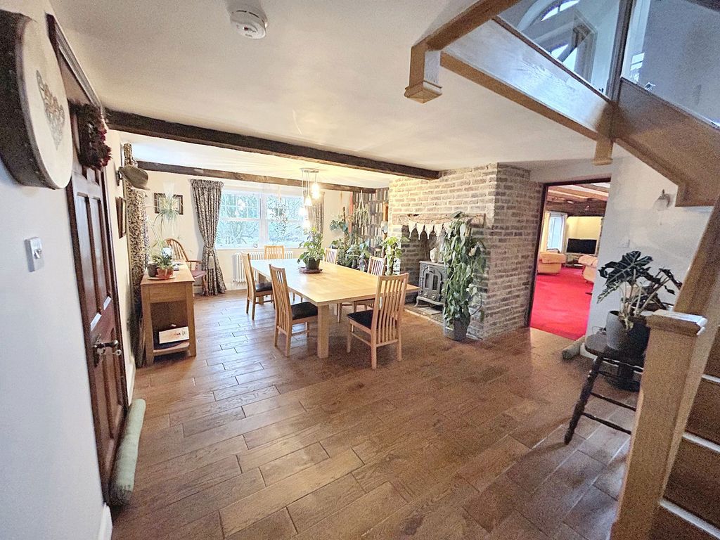 Property photo 3 of 47