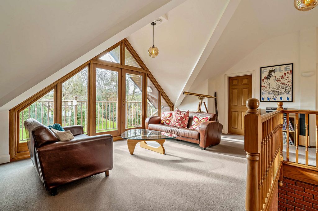 Property photo 3 of 43