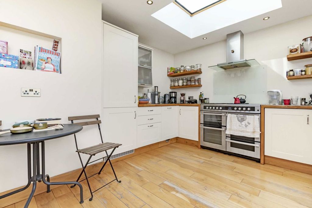 Property photo 3 of 7
