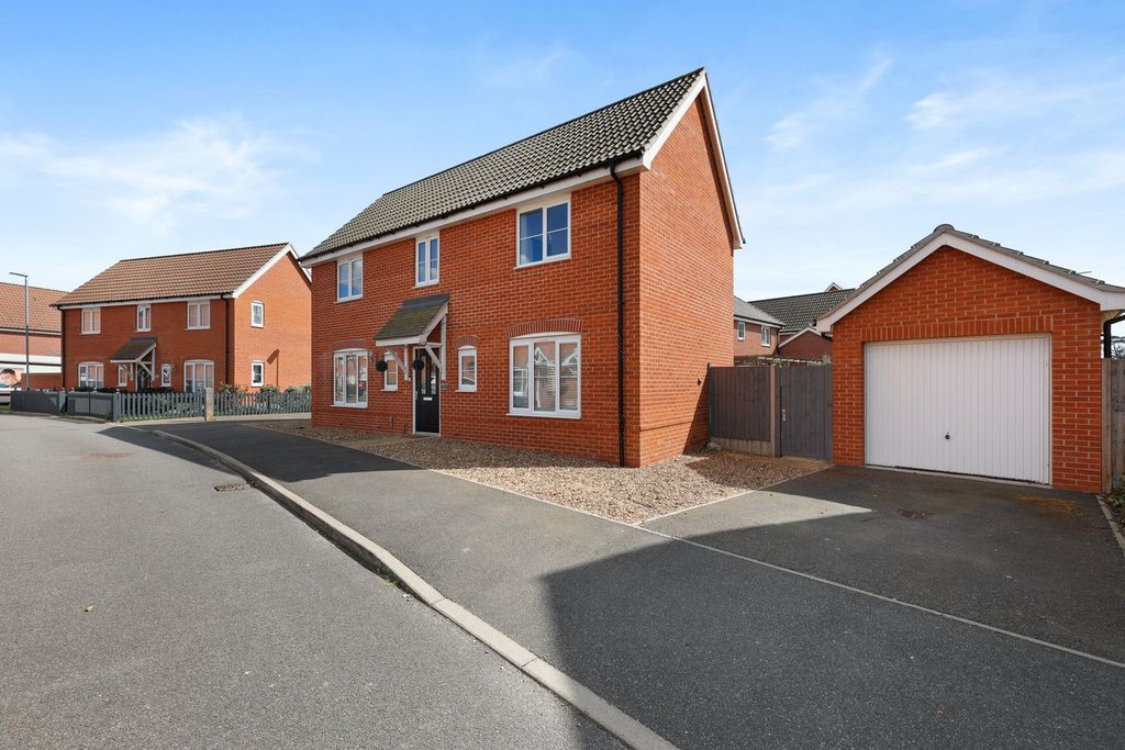 Property photo 2 of 23