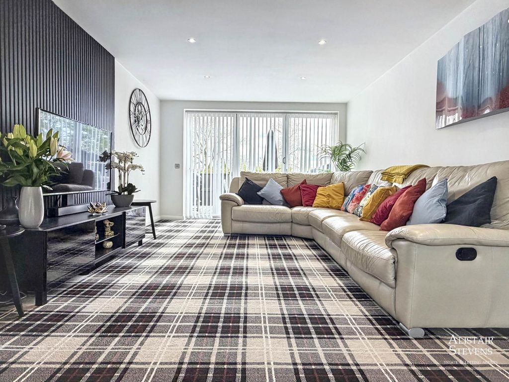 Property photo 3 of 33