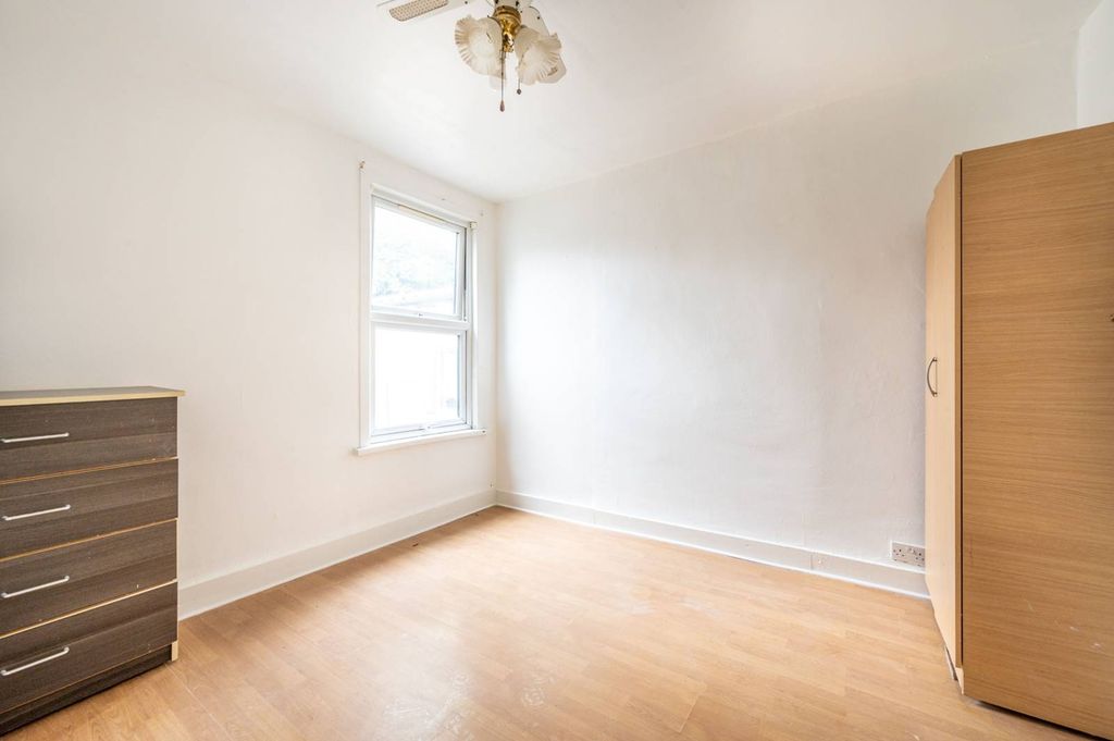 Property photo 2 of 5