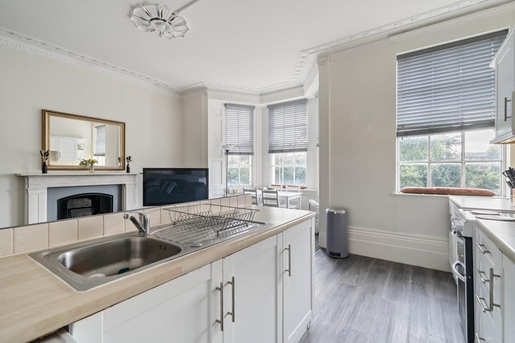 Property photo 2 of 10 Kitchen