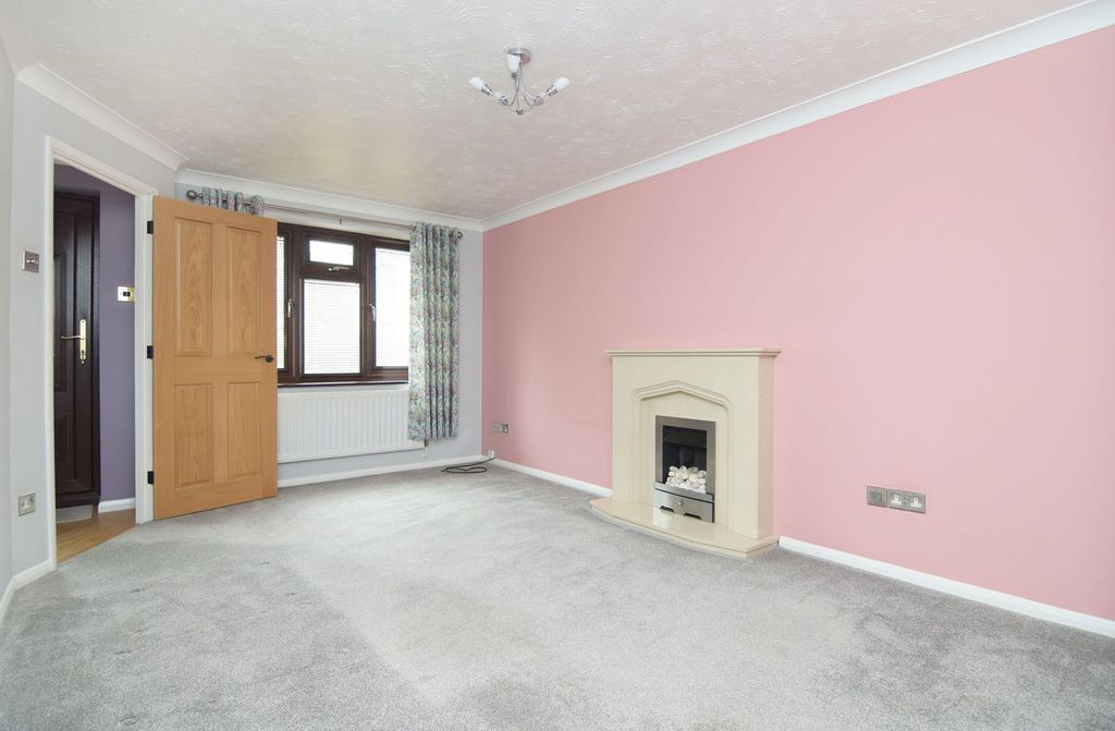 Property photo 2 of 23