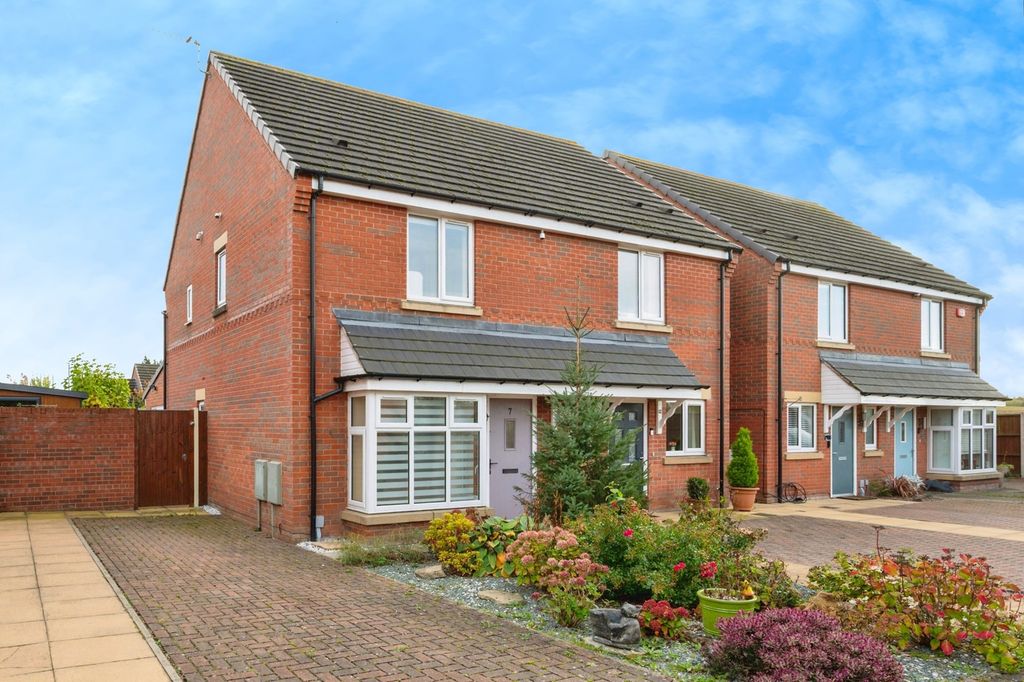 Property photo 1 of 15 Front