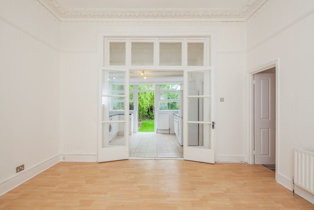 Property photo 3 of 10 Reception