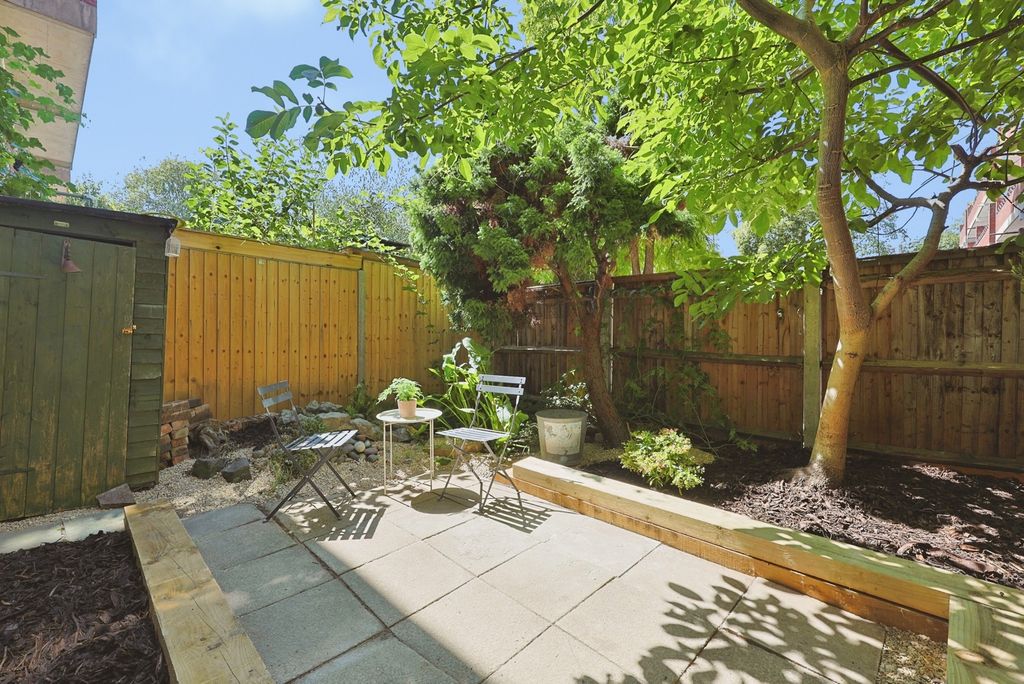 Property photo 3 of 17 Pbox-Img.Jpg
