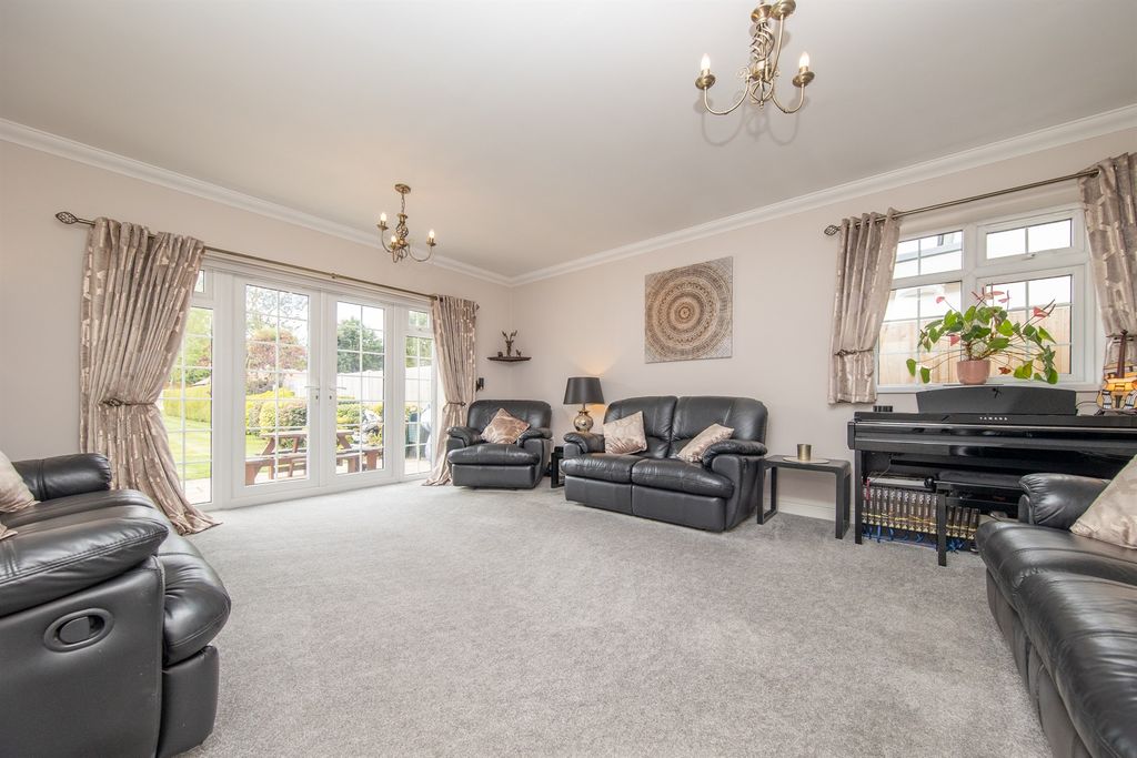 Property photo 3 of 24