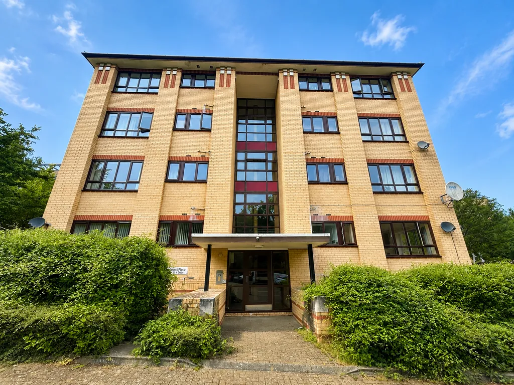 Apartment in Milton Keynes MK9, Central Milton Keynes - View 3