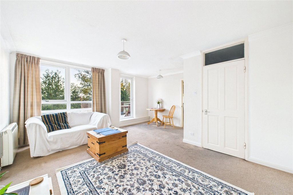 Property photo 3 of 8 Picture No. 17