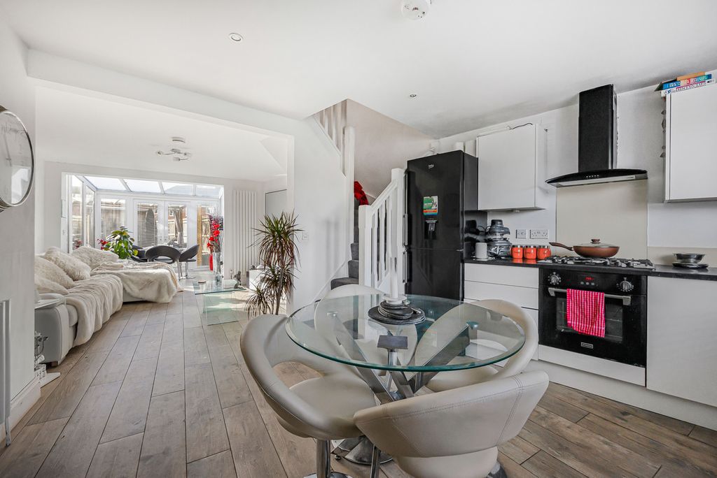 Property photo 2 of 16