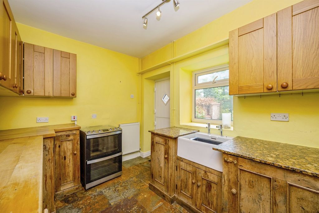 Property photo 3 of 25