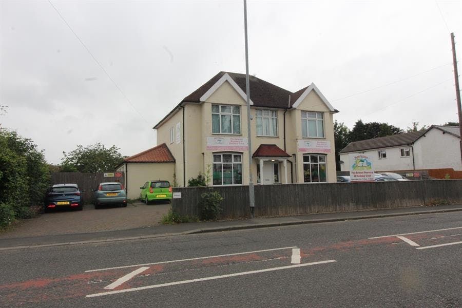 Property photo 2 of 10 462 Thornaby Road.Jpg