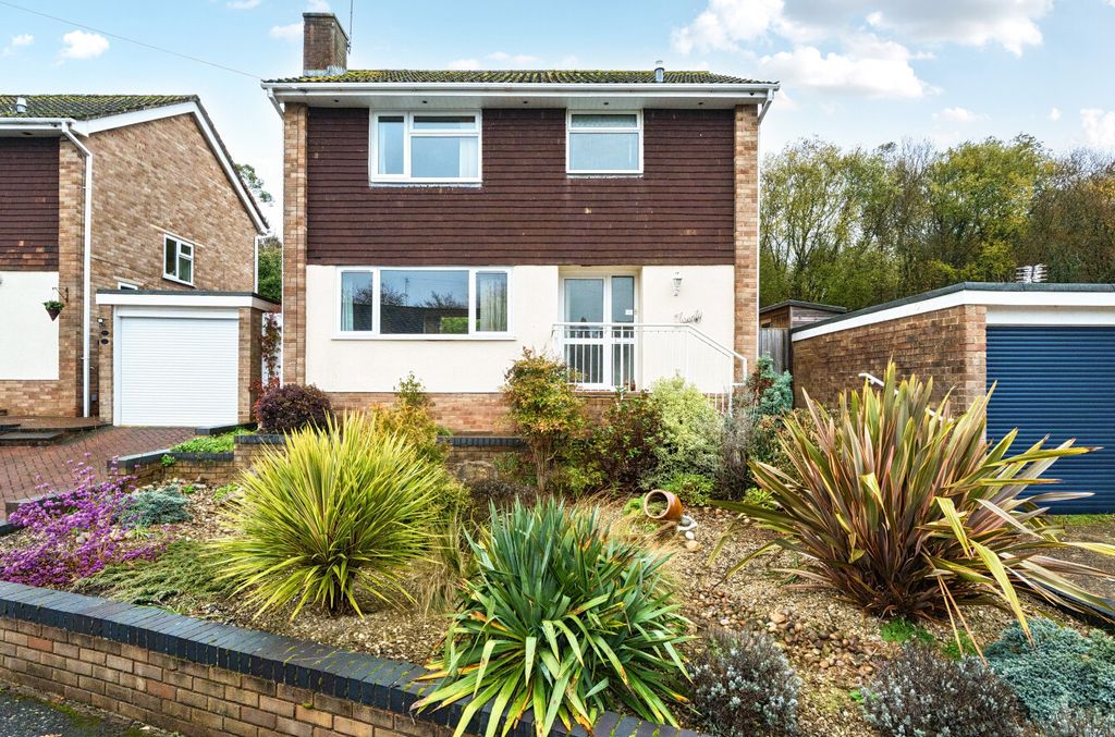 Property photo 1 of 12 1385860-25-69286B...