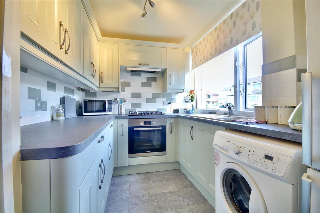 Property photo 2 of 14 Qsn0Euexweixjz54Hnjldq.Jpg
