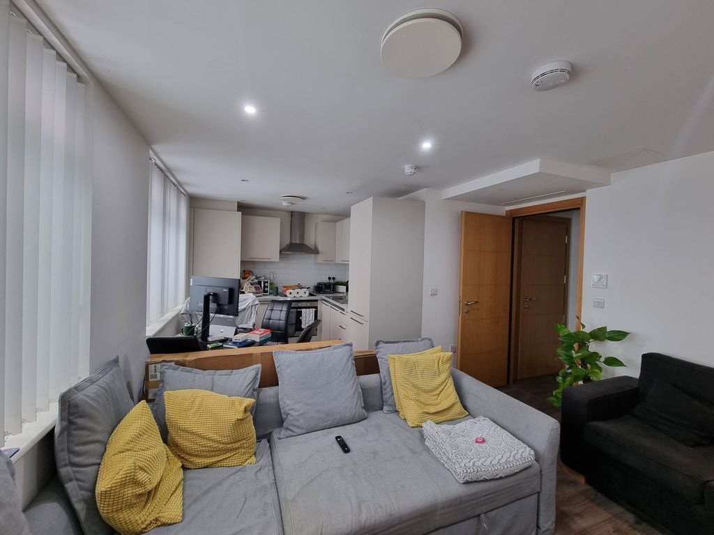 Property photo 3 of 6