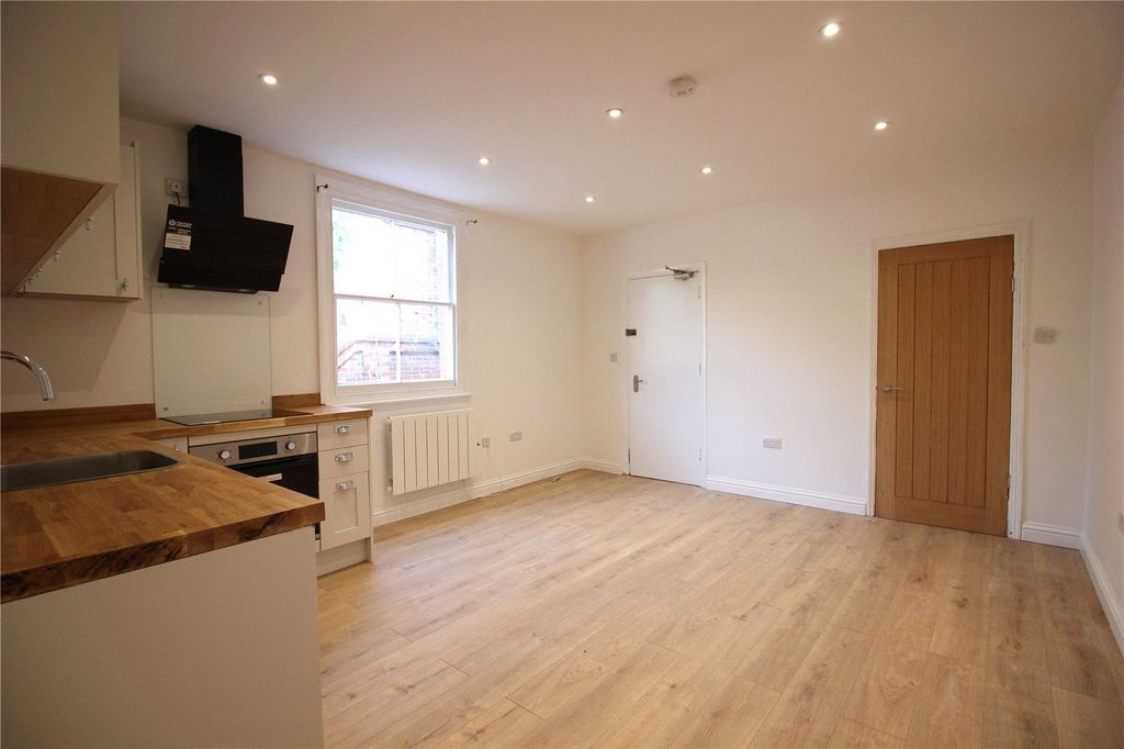 Property photo 2 of 12 Picture No. 27