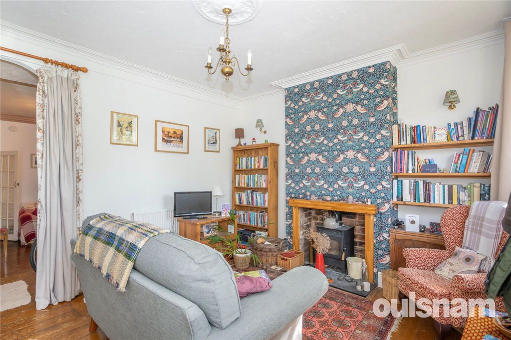 Property photo 2 of 28 Picture No. 15