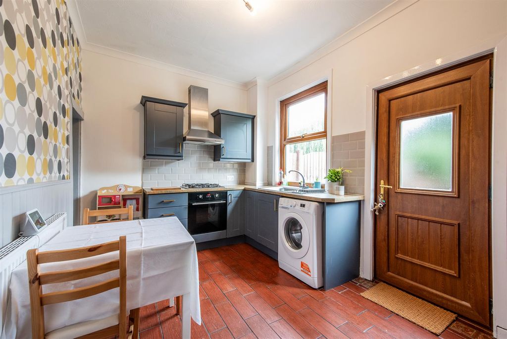 Property photo 3 of 16 Kitchen/Diner