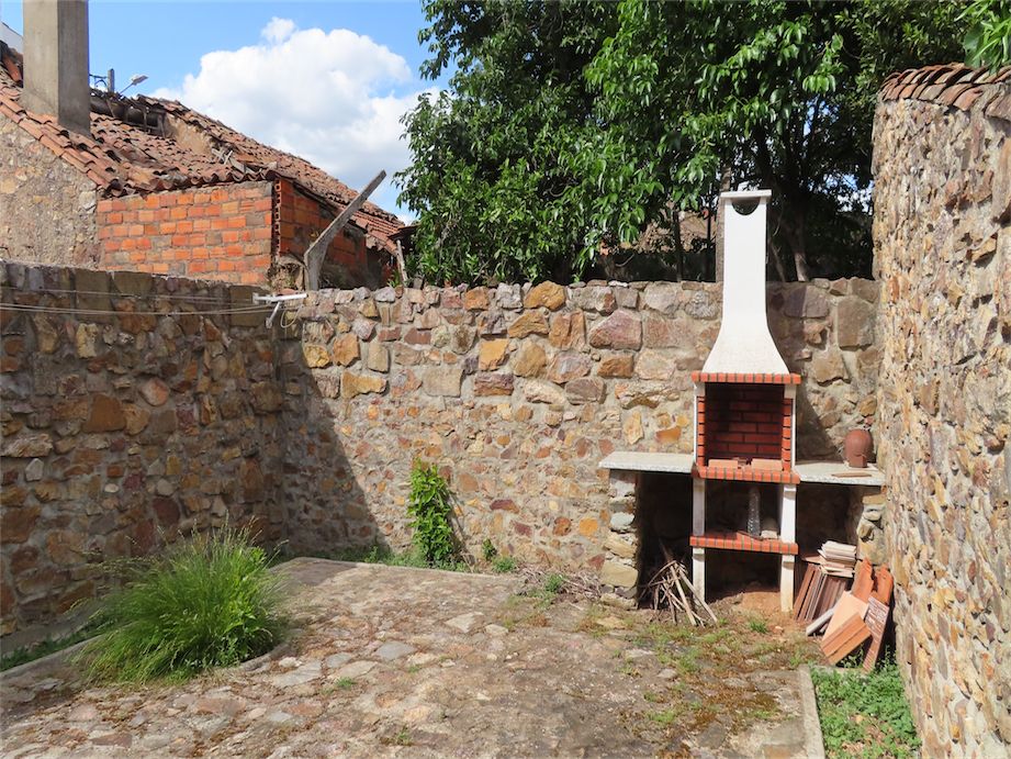 Property photo 2 of 38