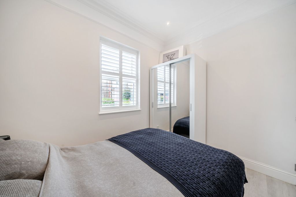 Property photo 3 of 11 1514857-18-1A067d...