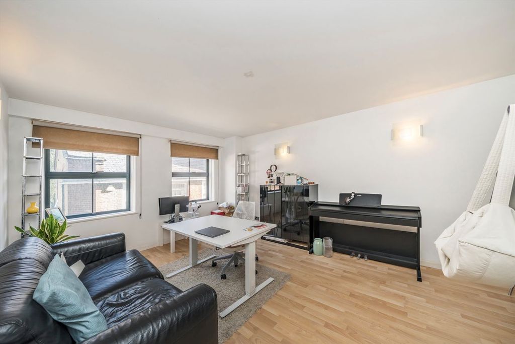 Property photo 2 of 5