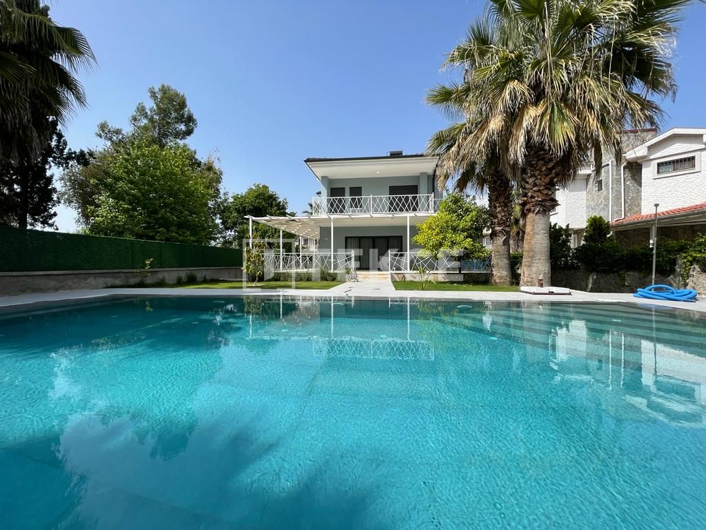 Property photo 2 of 23