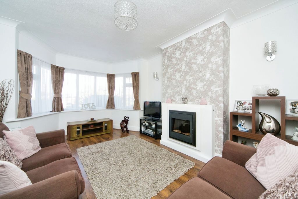 Property photo 3 of 17 Photography