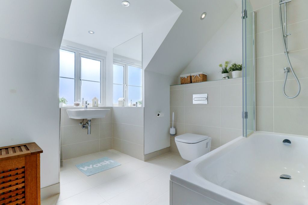 Property photo 3 of 18 Picture No. 17