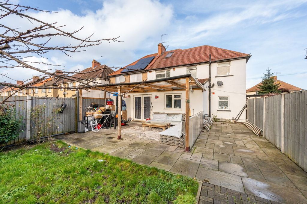 Additional image 5 of 5 bed semi-detached house for saleWestbourne Road, Feltham TW13