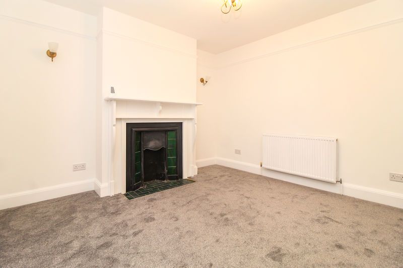 Property photo 2 of 17 Lounge