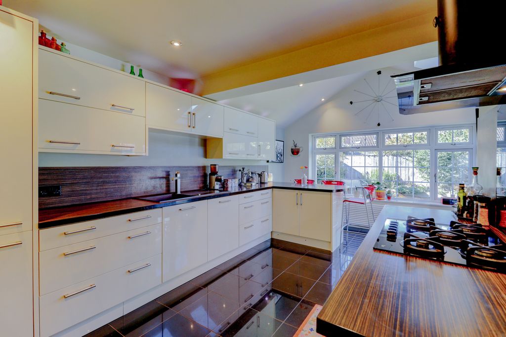 Property photo 3 of 19 Picture No. 34