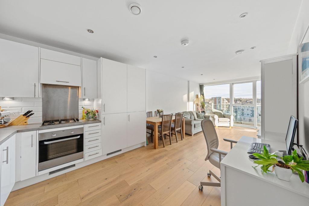 Property photo 3 of 13 Photo1