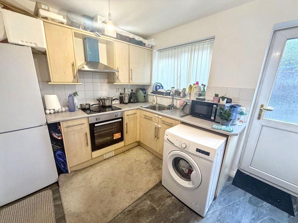 Property photo 3 of 7