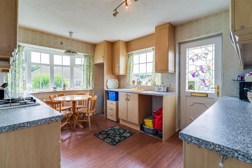 Property photo 3 of 13 Kitchen Diner