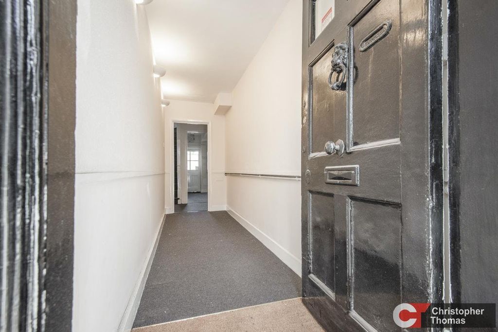 Property photo 3 of 10 A6Bd89A3-8965-4Caa-993E-668Ef4Dba338.Jpg